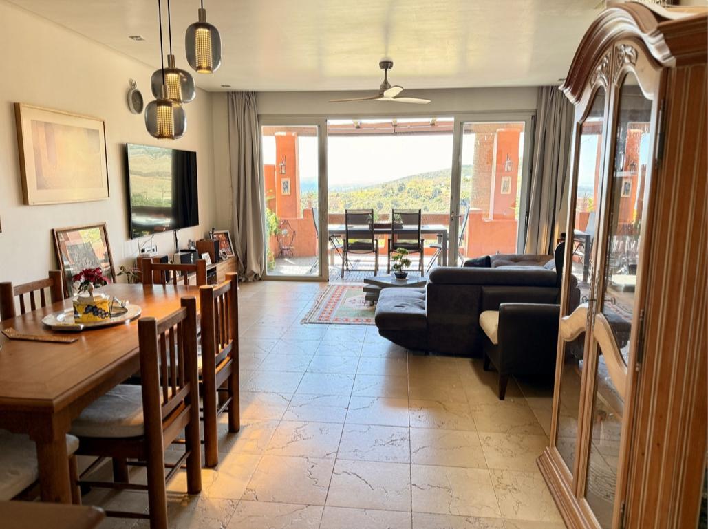 Chalet de 3 dormitorios con piscina en Málaga – Foto 4