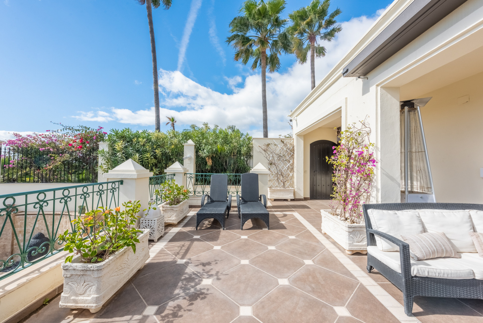 6 Bedroom Villa in Estepona - Фото 5