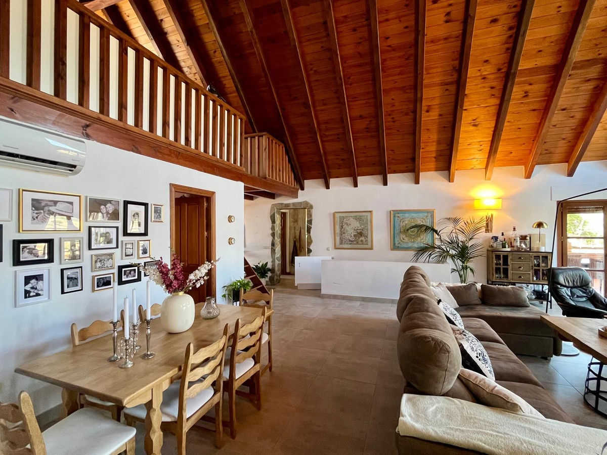 5 Bedroom Villa in Mijas - Photo 9