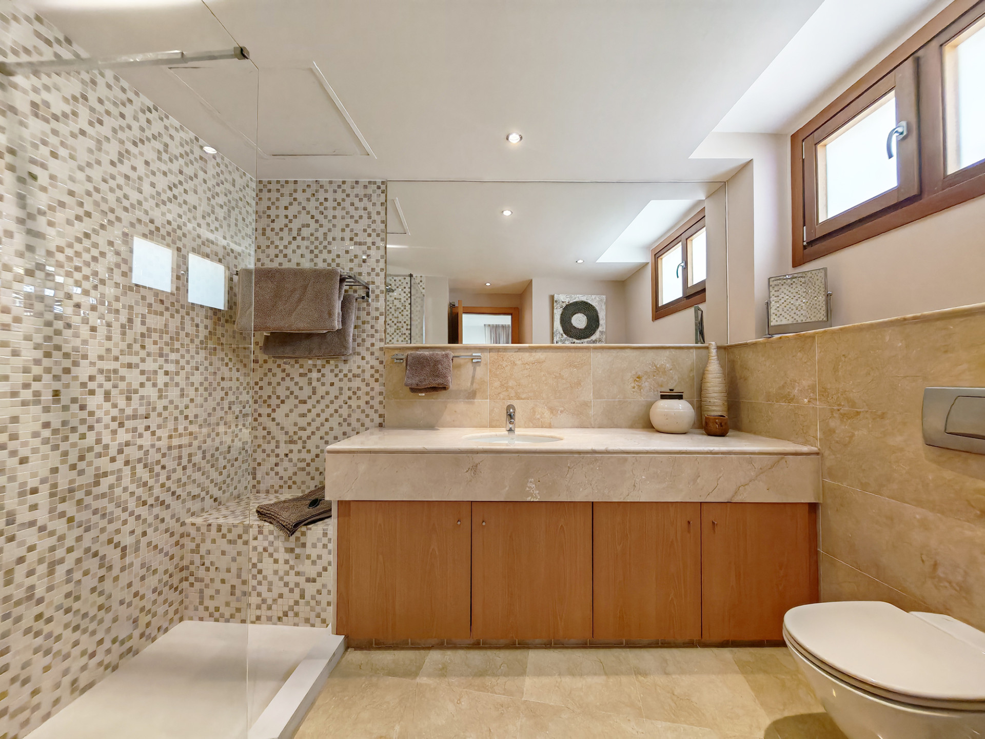 3 Bedroom Apartment in Marbella - Photo 10