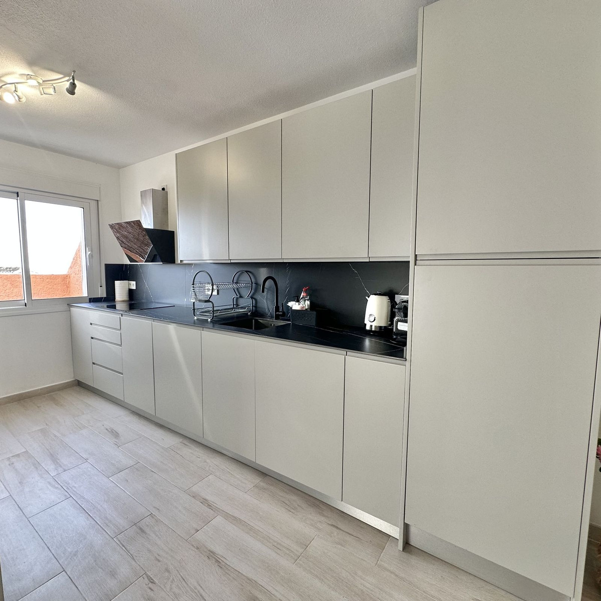 2 Bedroom Apartment in Mijas - Photo 12
