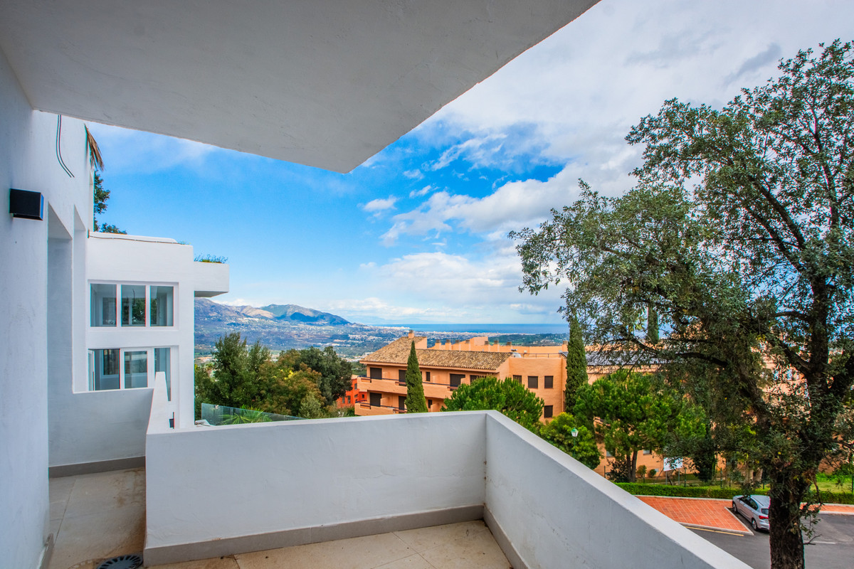 3 Bedroom Apartment in Marbella - Photo 14