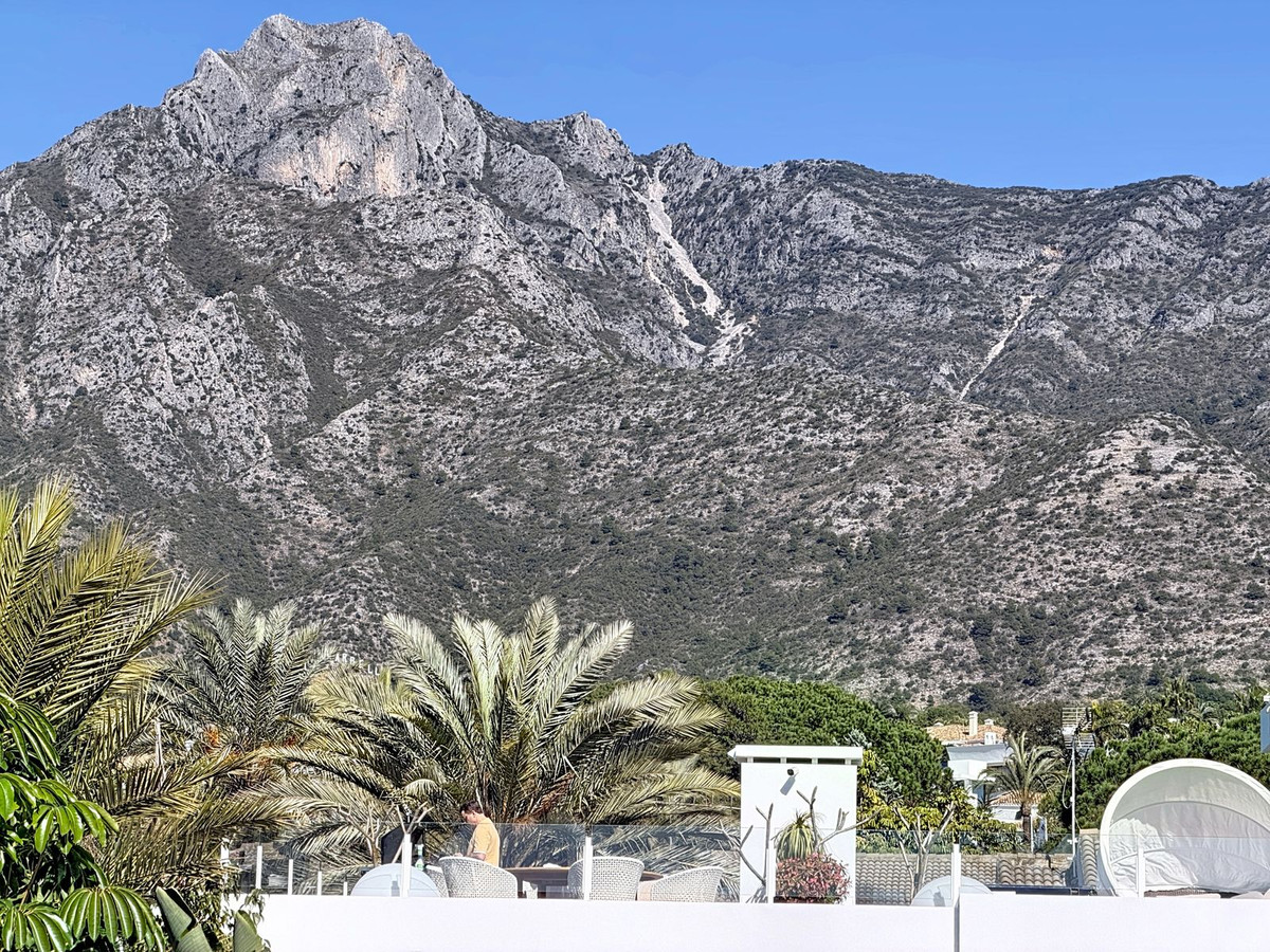 5 Bedroom Villa in Marbella - Photo 40