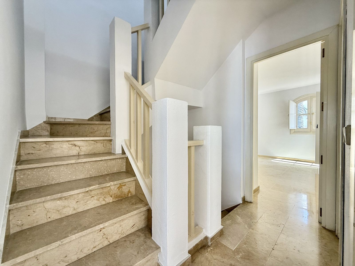 3 Bedroom Townhouse in Marbella - Photo 14