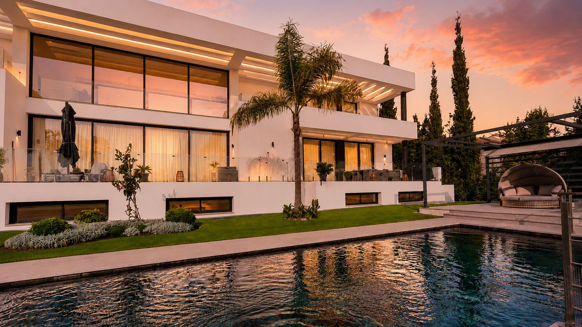 5 Bedroom Villa in Estepona - Photo 26