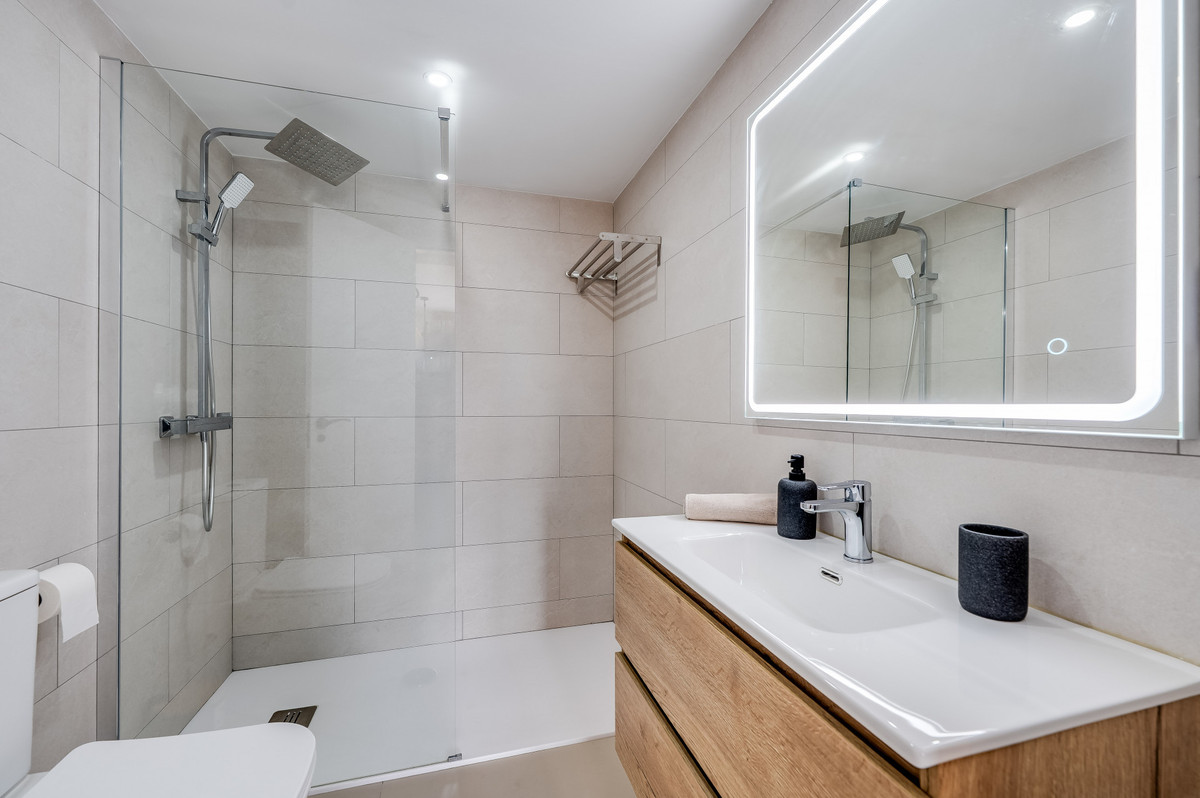 3 Bedroom Apartment in Marbella - Photo 25