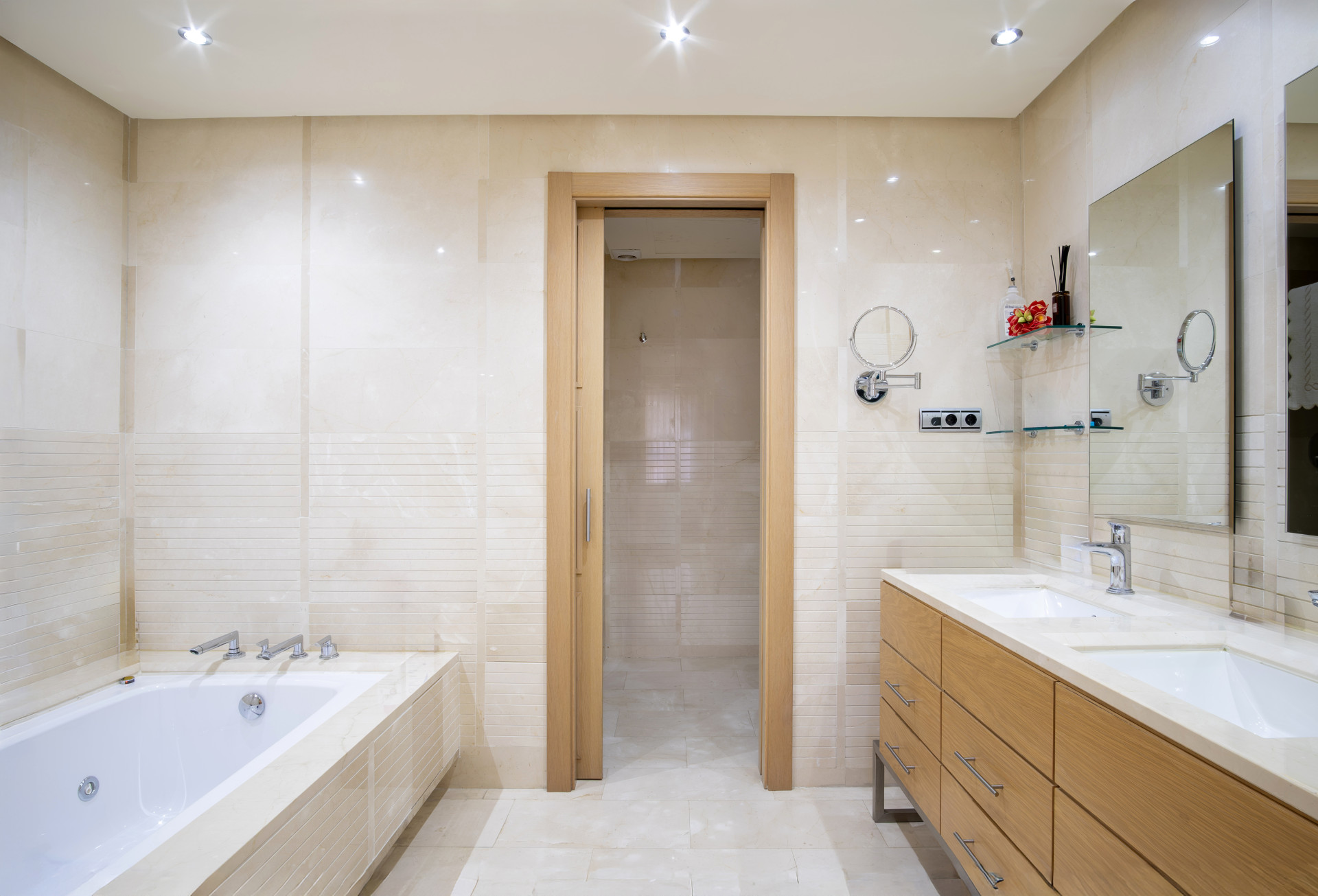 2 Bedroom Apartment in Marbella - Foto 12