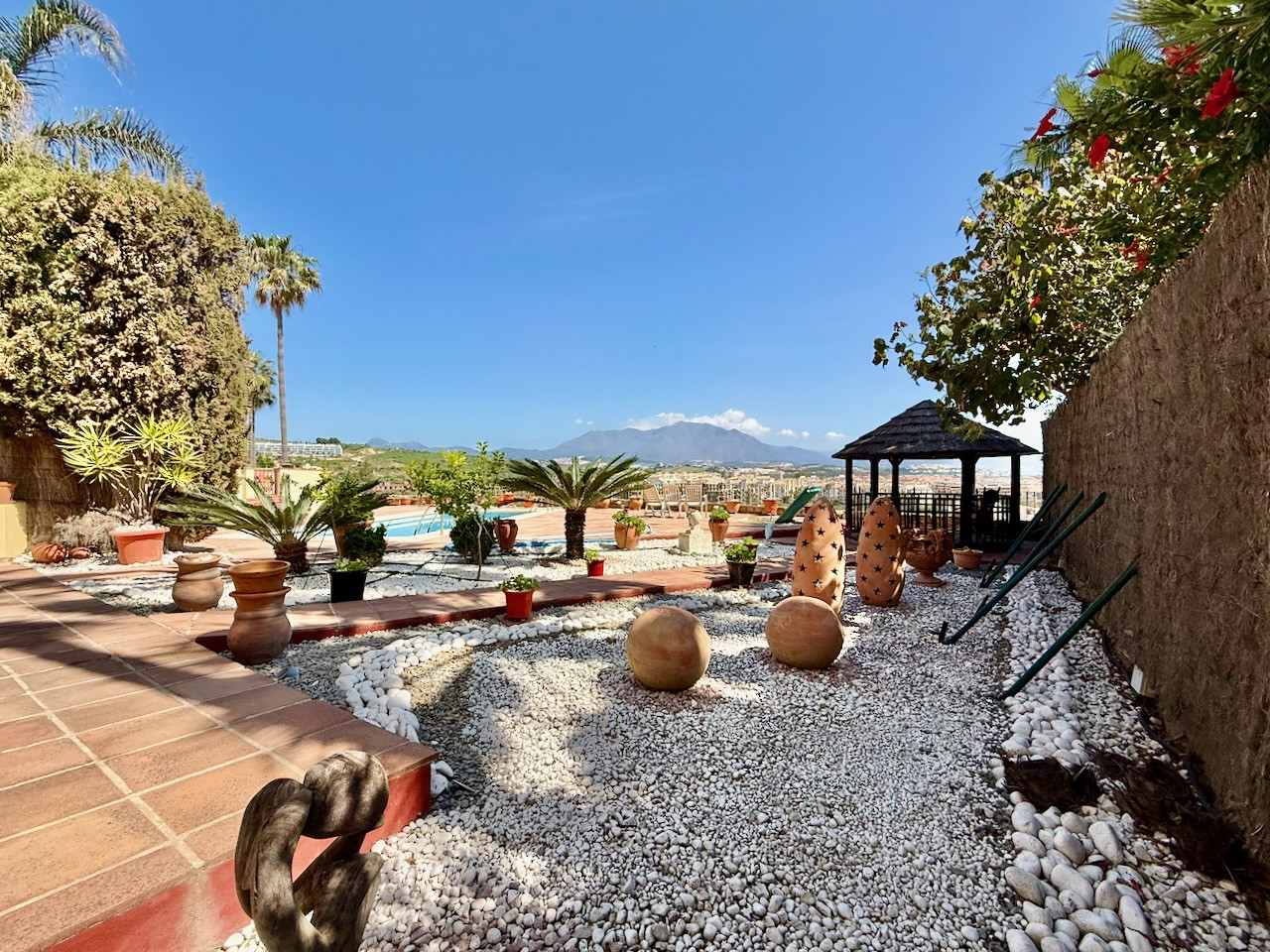 5 Bedroom Villa in La Duquesa - Photo 5