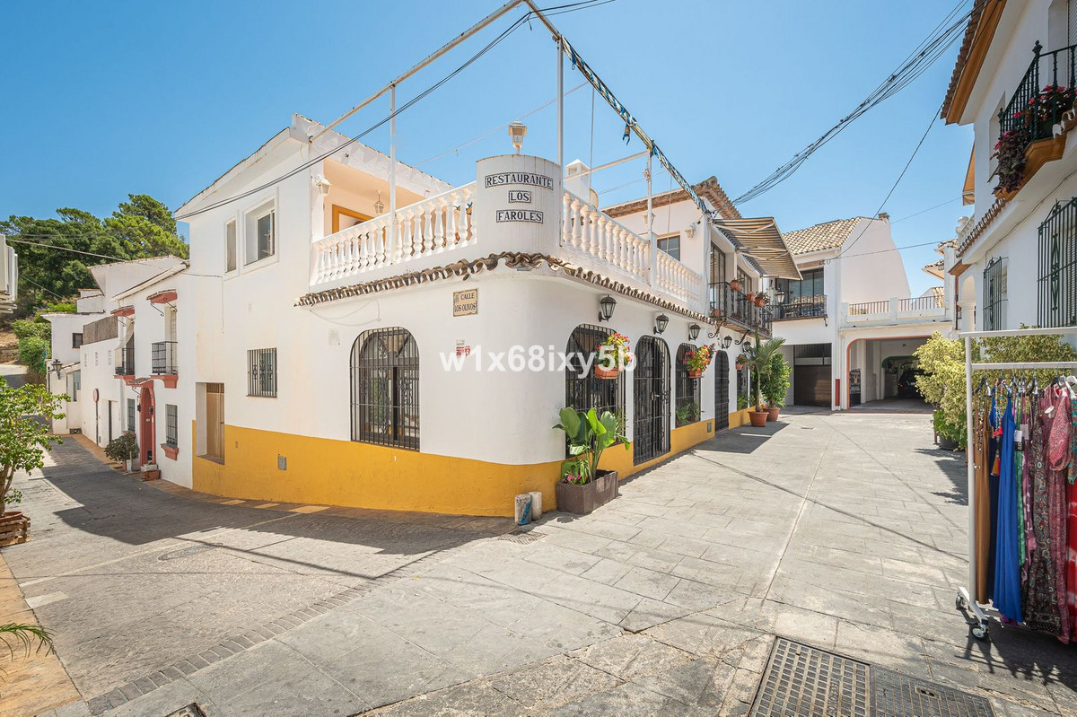 4 Bedroom Apartment in Benahavís - Photo 53