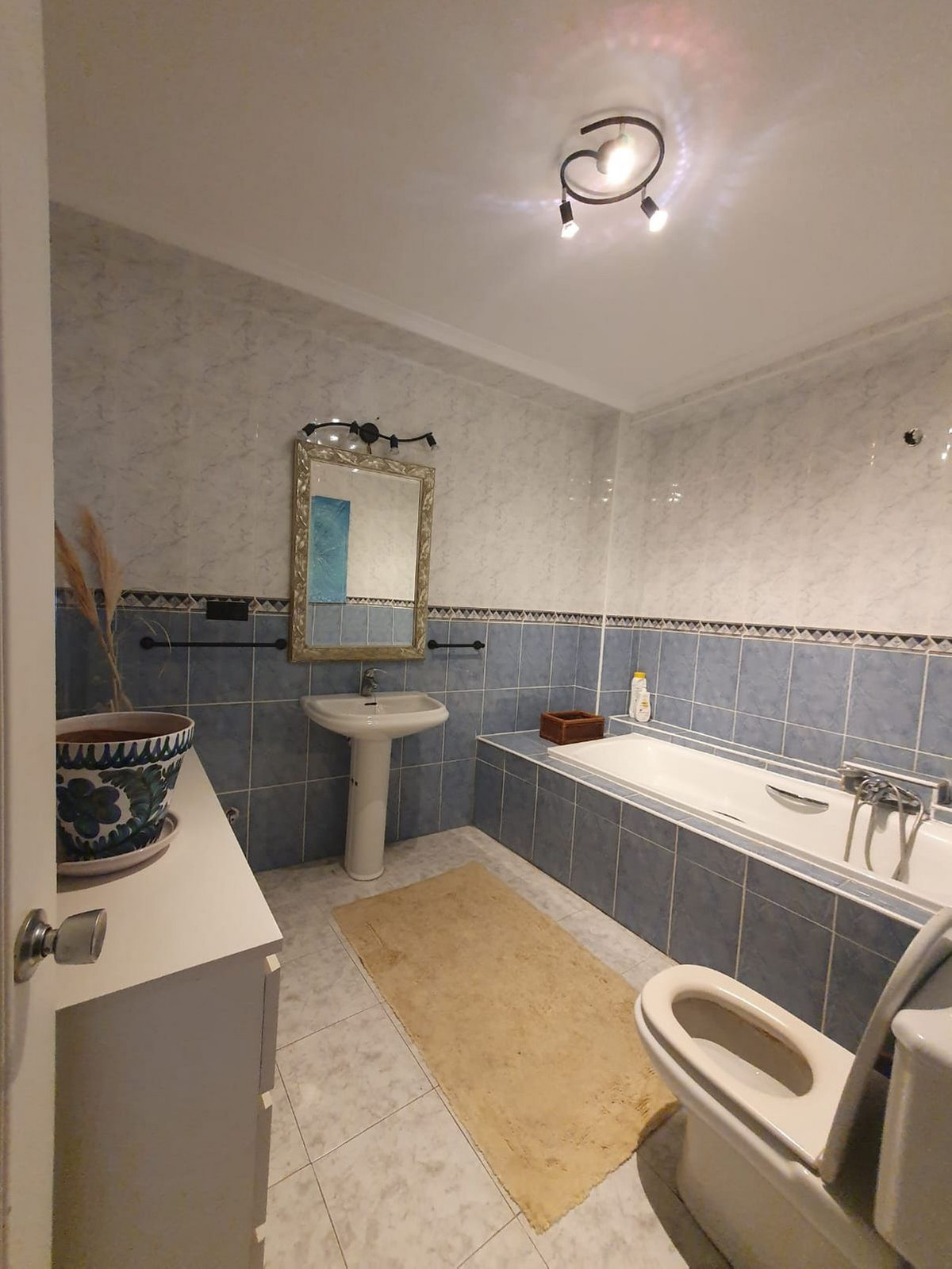 3 Bedroom Townhouse in Guaro - Photo 32