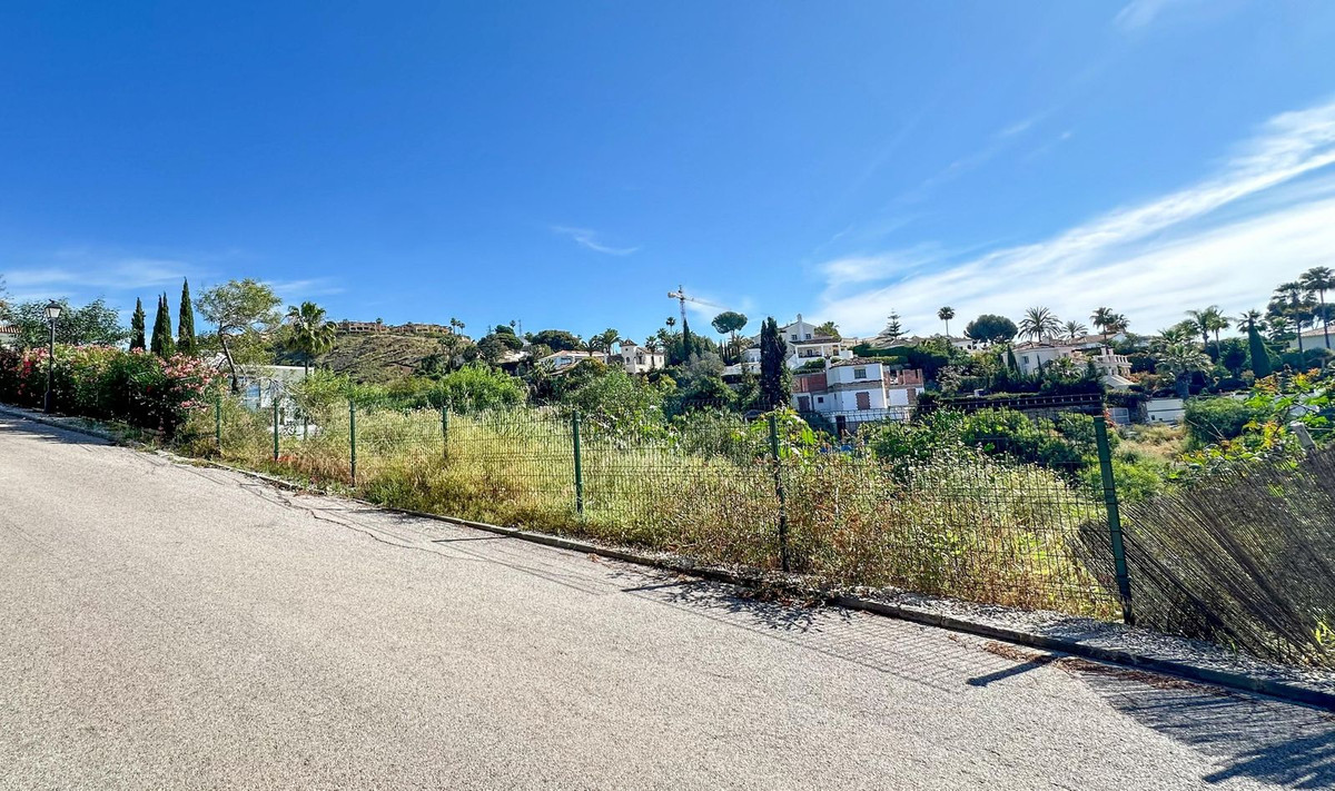 1,550 m² Plot in Estepona - Photo 4