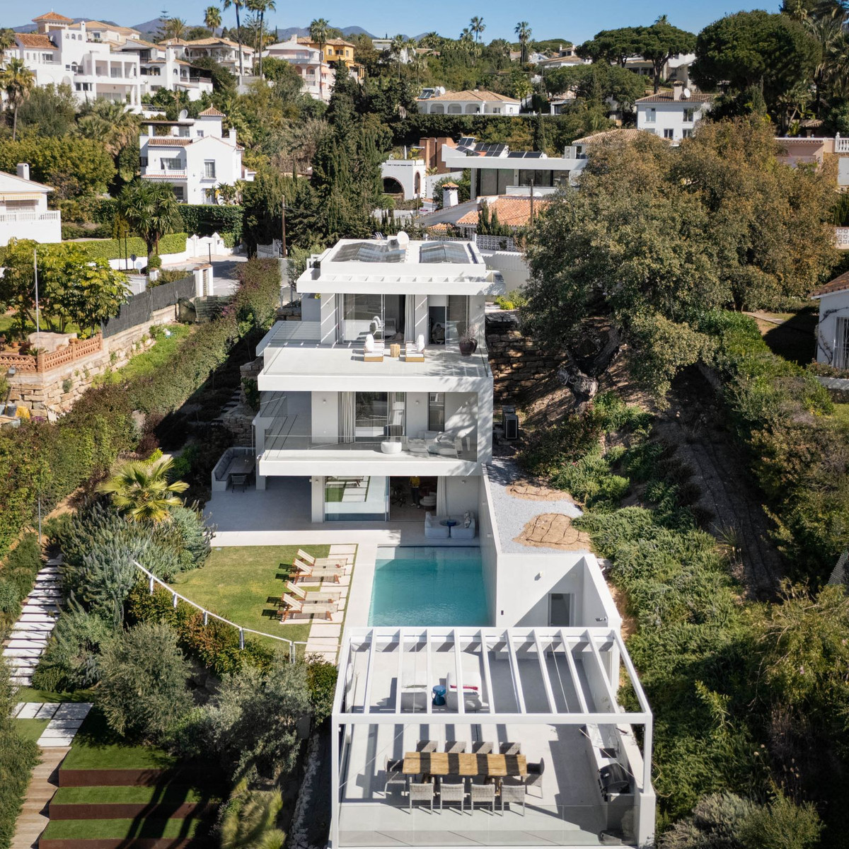 5 Bedroom Villa in Marbella - Photo 8
