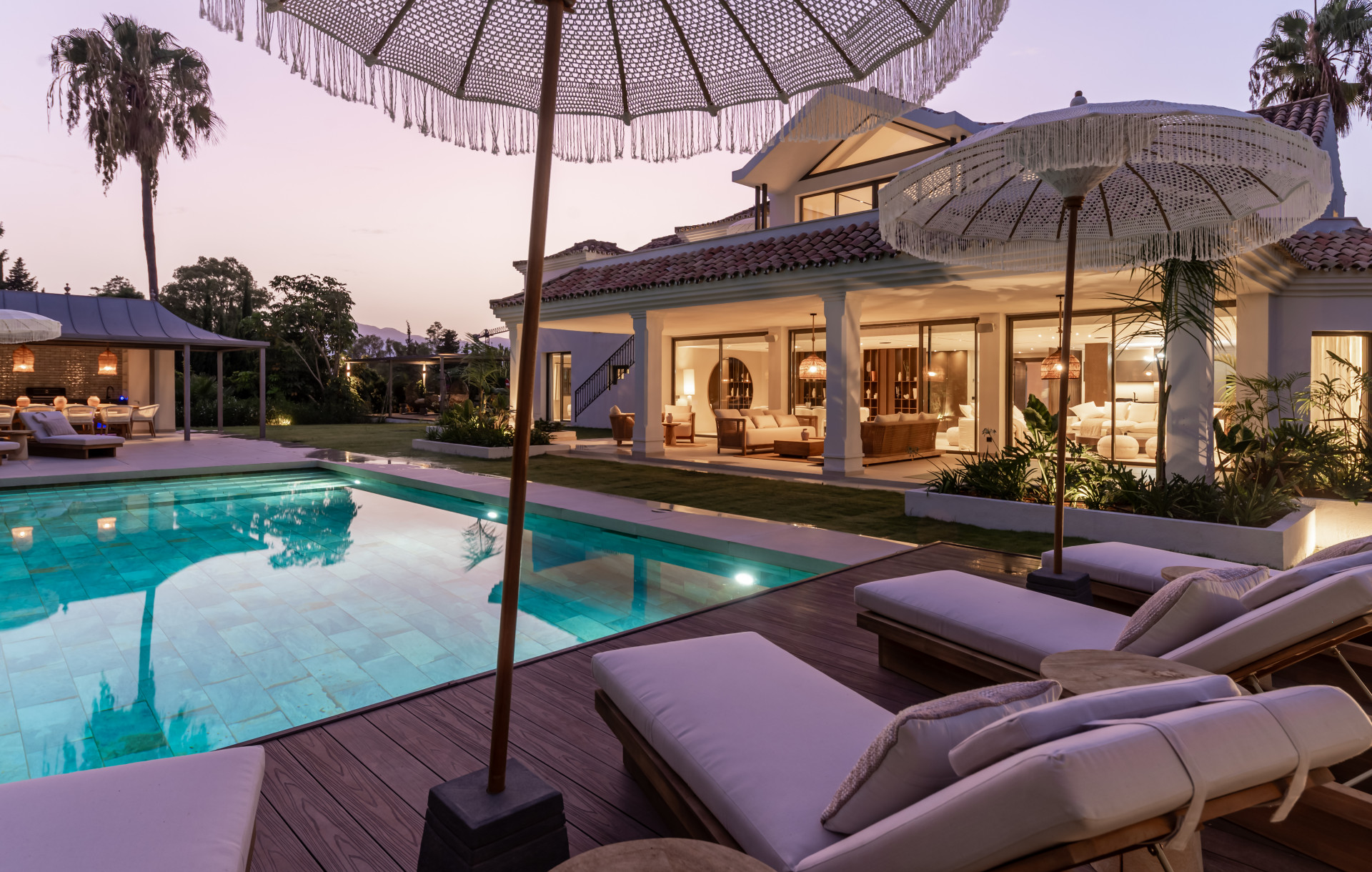 5 Bedroom Villa in Estepona - Photo 2