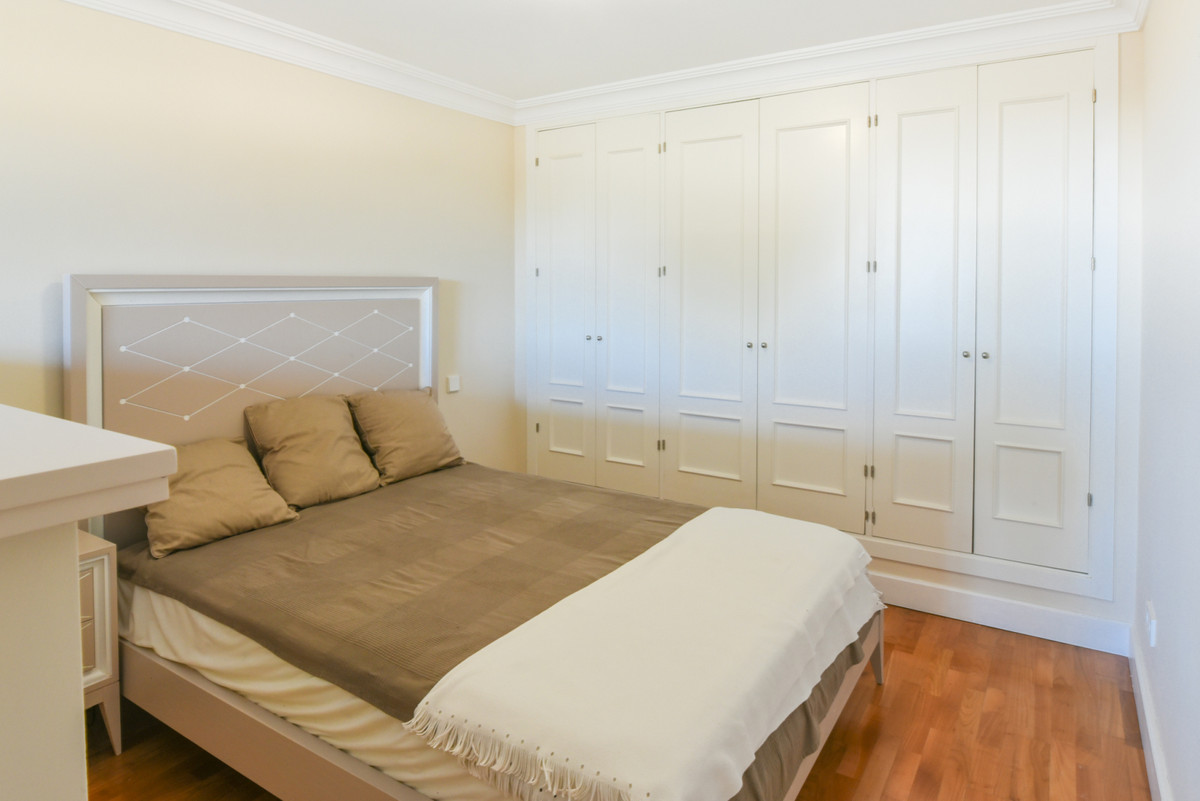 5 Bedroom Villa in Marbella - Photo 44