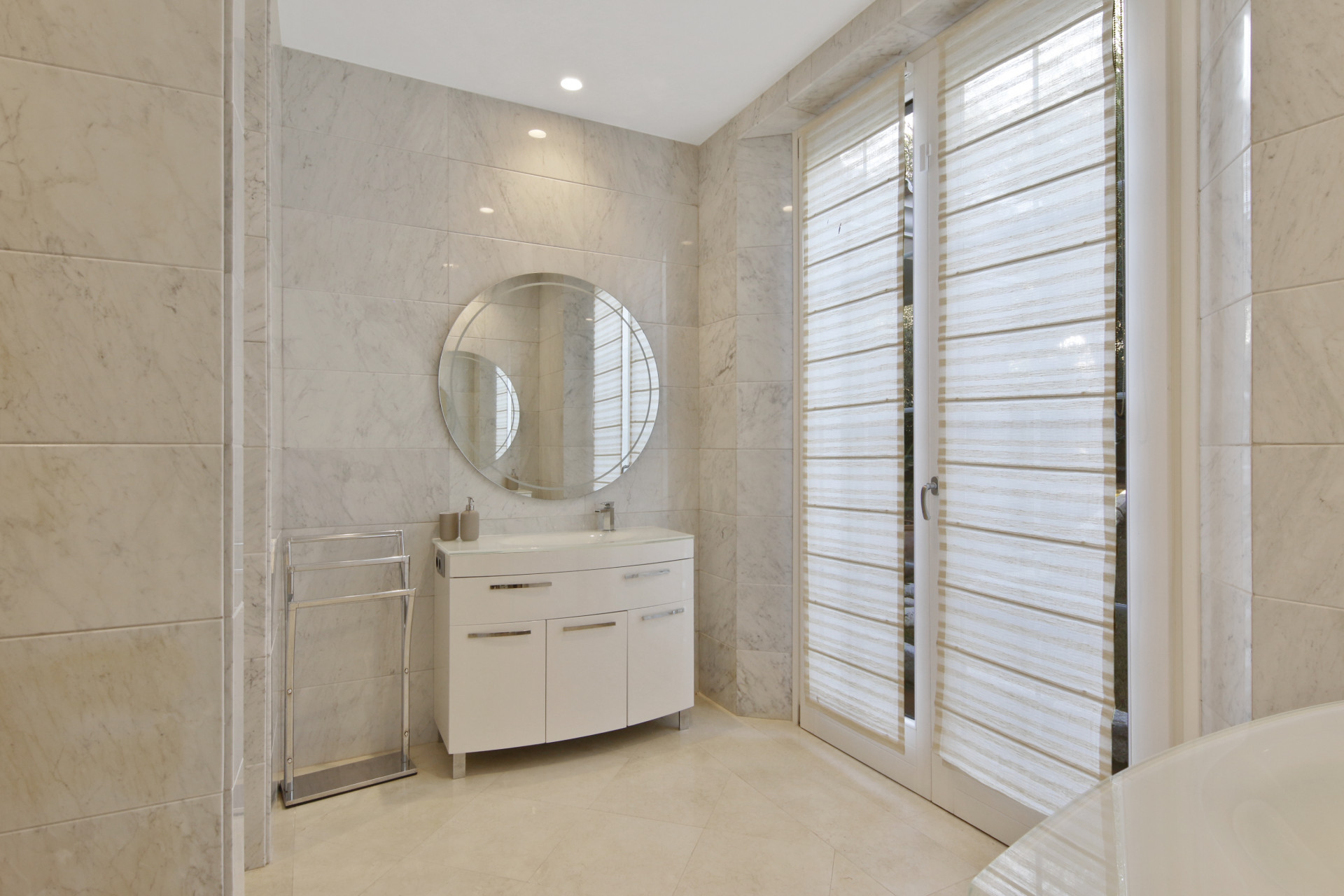4 Bedroom Villa in Marbella - Photo 21