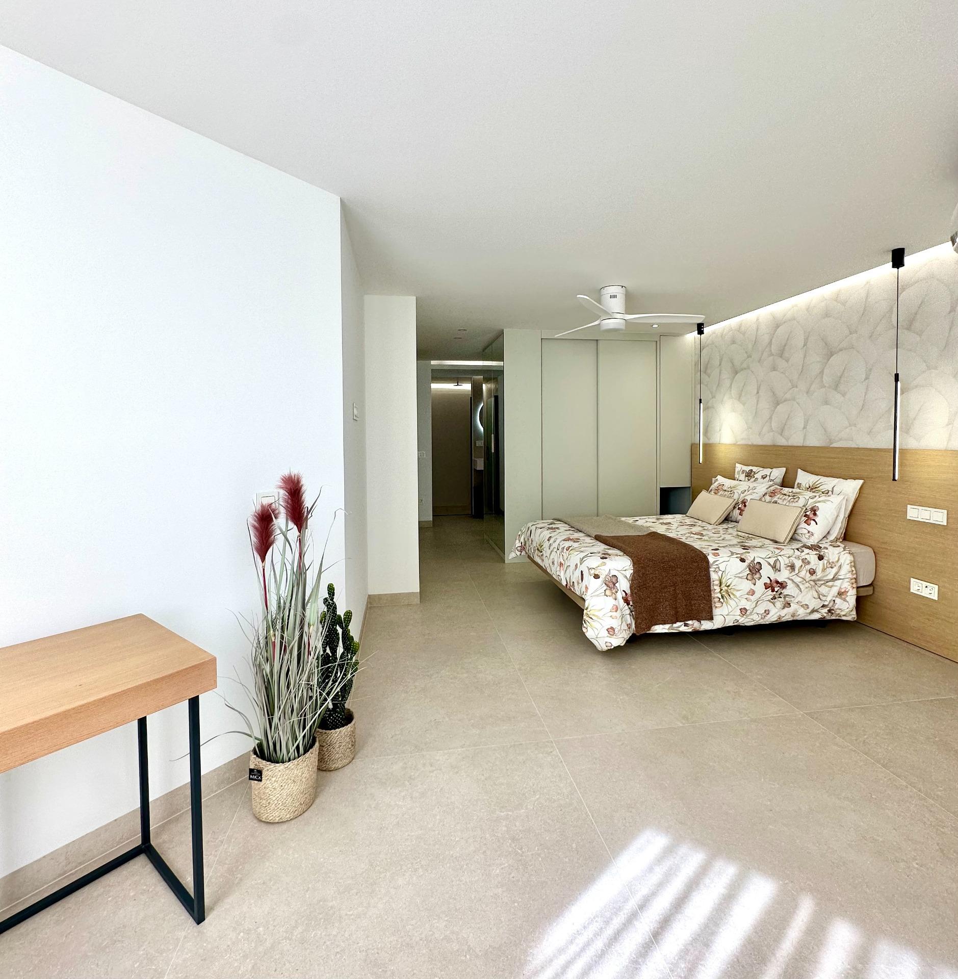 2 Bedroom Apartment in Marbella - Photo 6