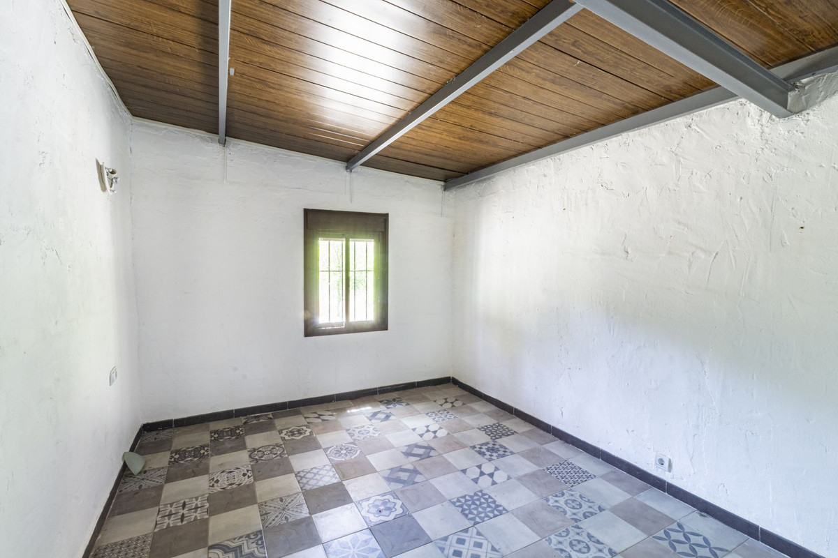 11 Bedroom Country house in Guaro - Photo 40
