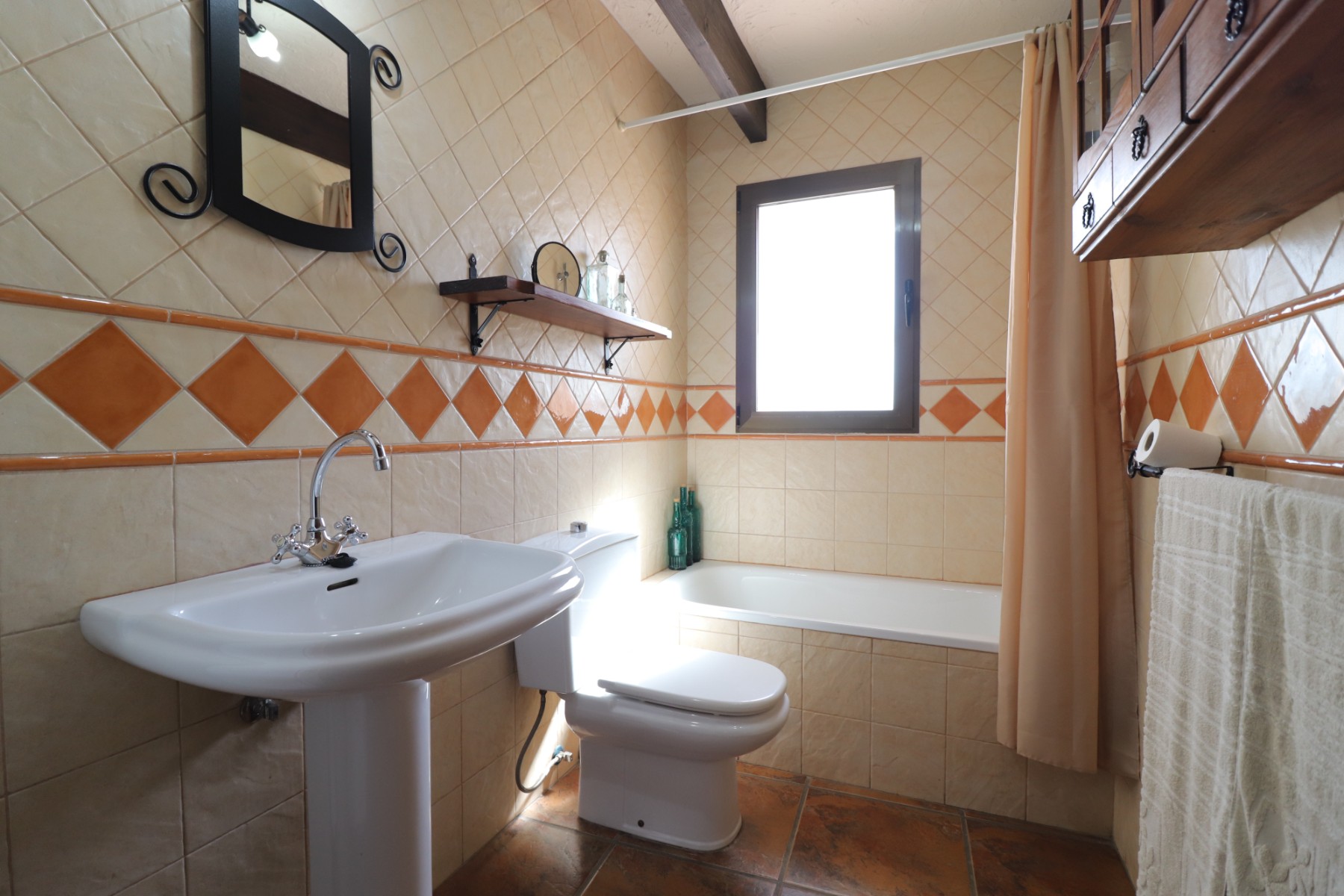 Chalet de 4 dormitorios en Alicante – Foto 14